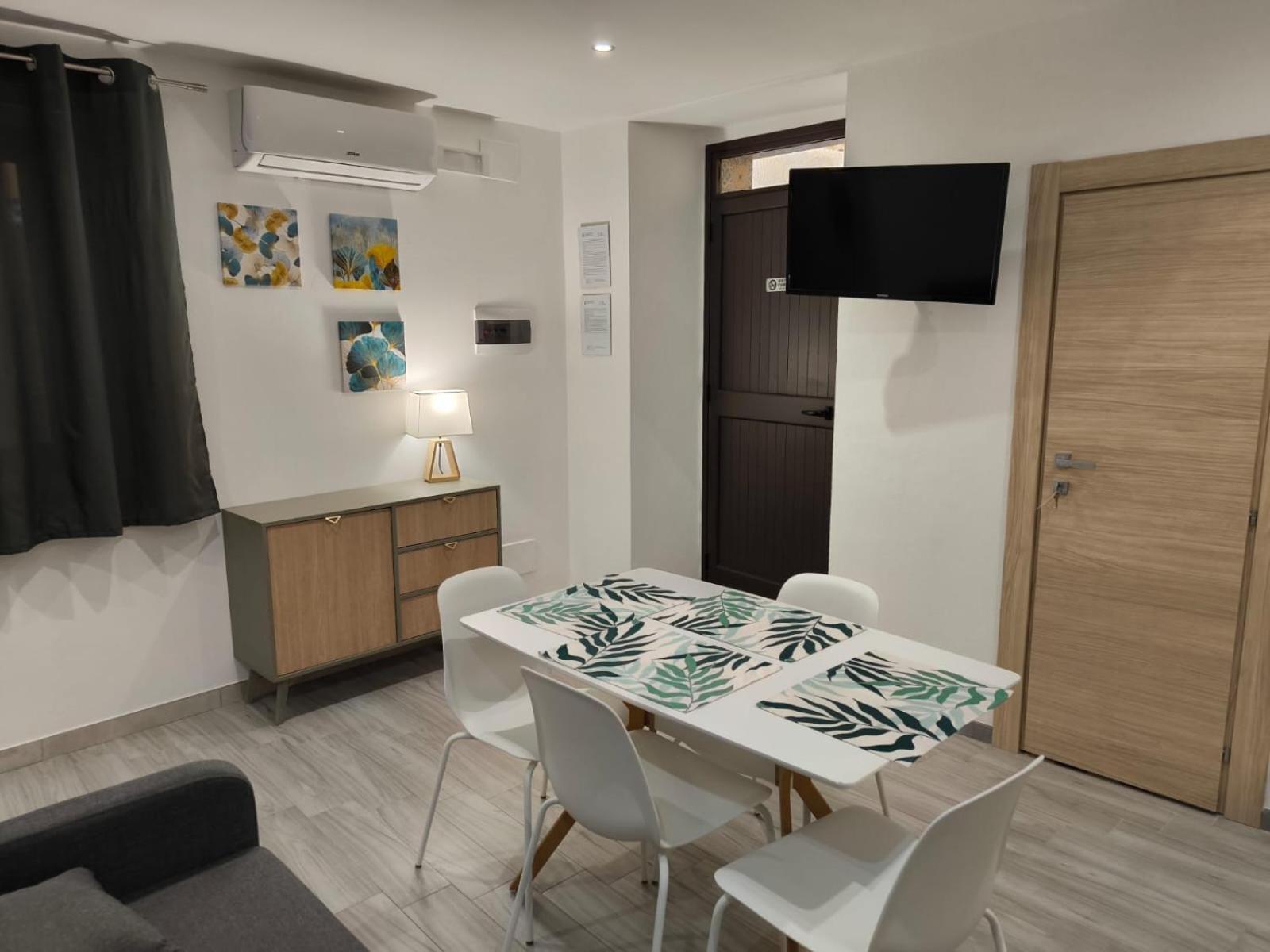 Studio Apartments Salvo 7 Agrigento Exterior photo